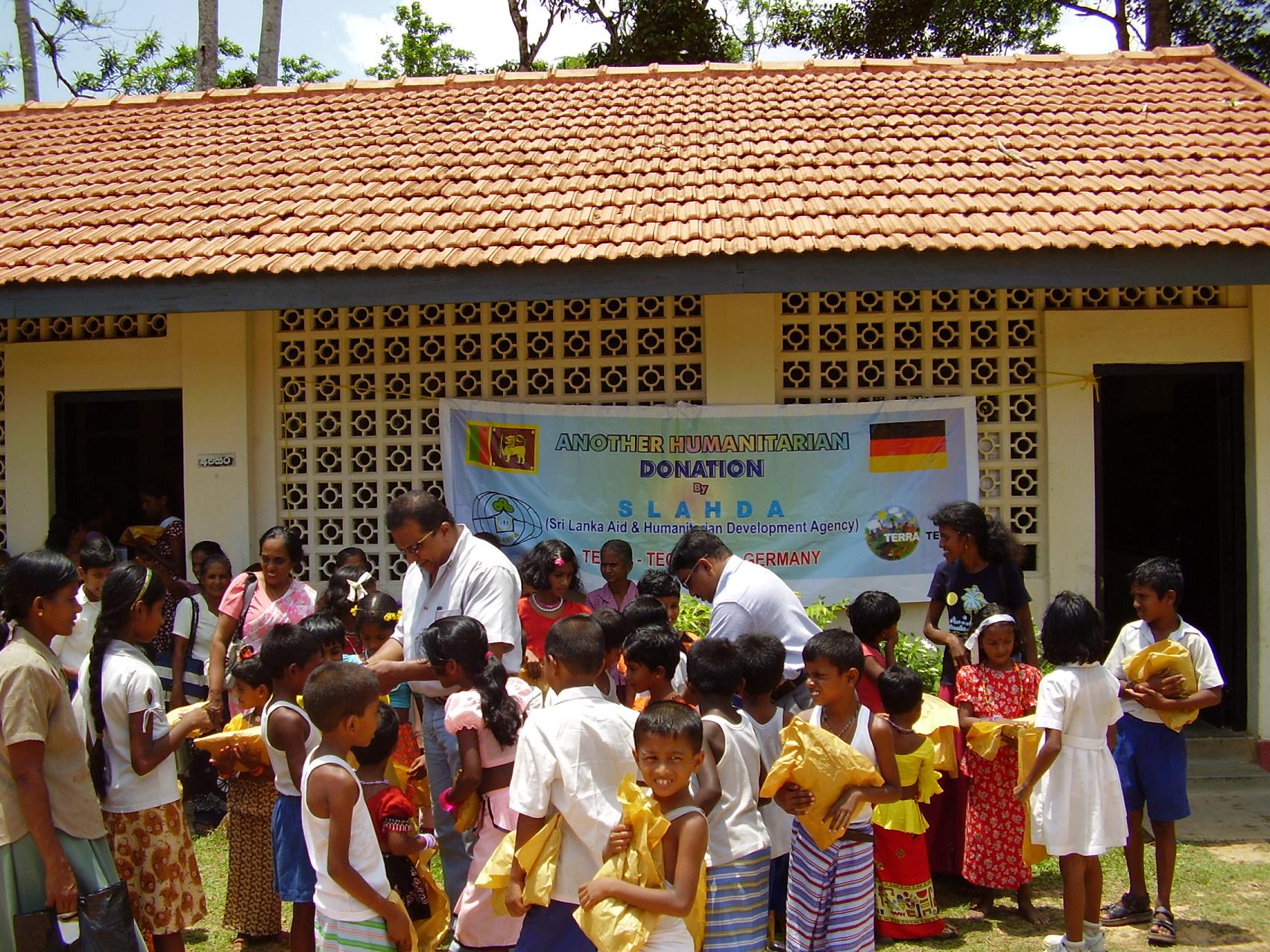Clothing donation for Pathana schoolchildren